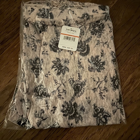 NWT Free People Layered in Lace Leggings - Picture 5 of 6